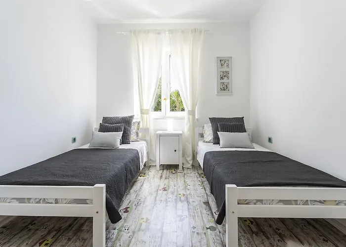 Paradise View Apartment *