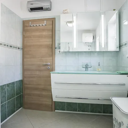 Paradise View Apartment *